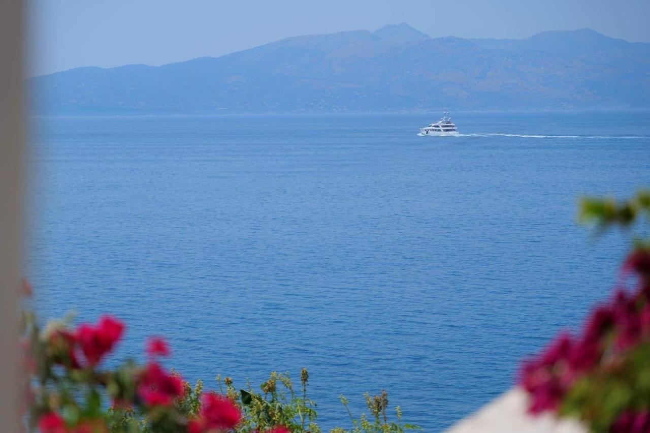 Hotel Erdano Sarandë 외부 사진